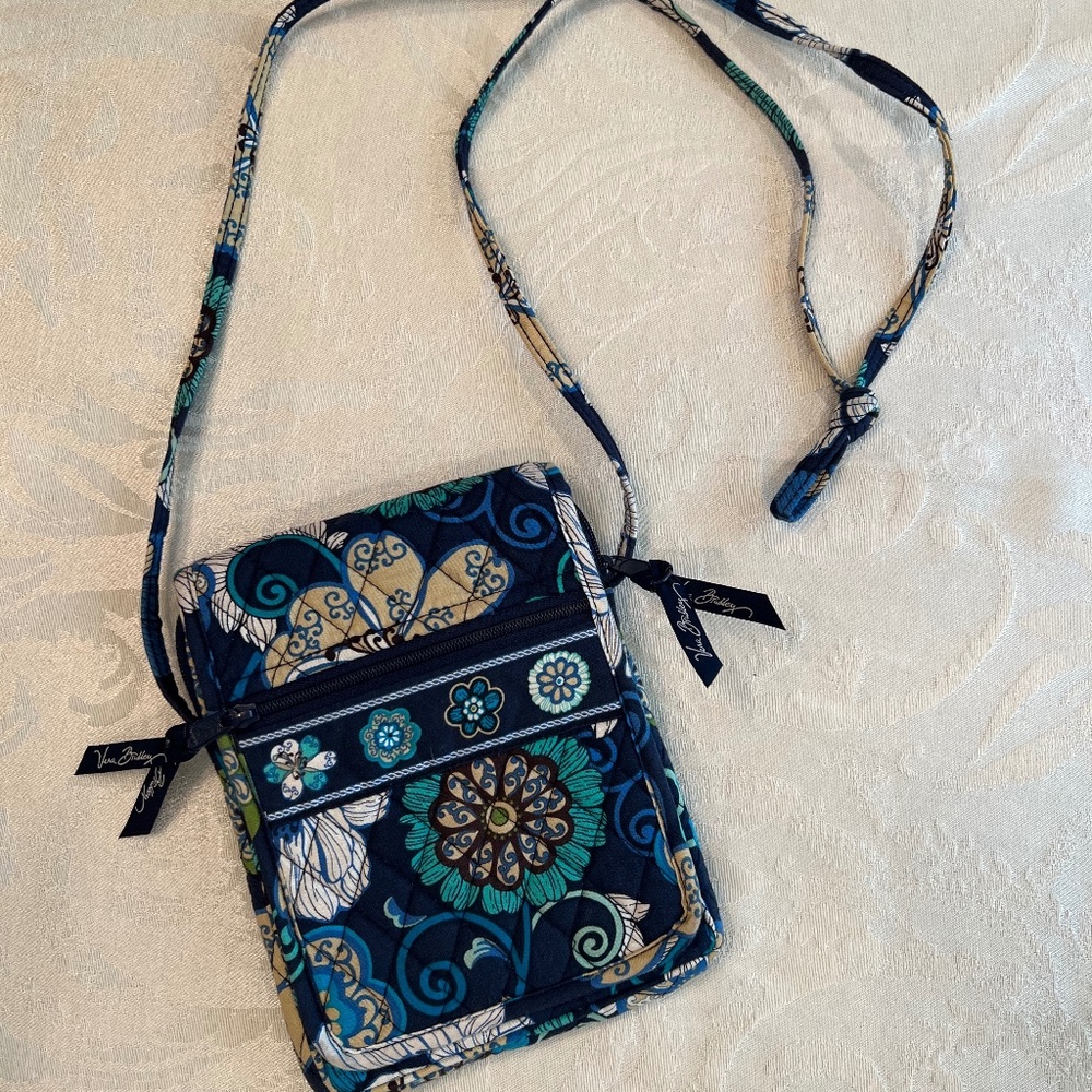 VERA Bradley Mini Hipster Crossbody Quilted Bag Blue Mod Floral Print